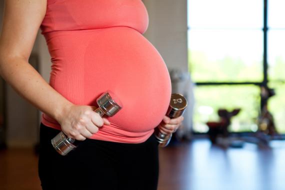 Физические нагрузки во время беременности: чем полезны, какие разрешены и запрещены