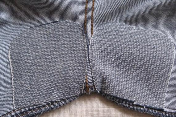 Come cucire i buchi sul ginocchio dei jeans, le sfumature del processo